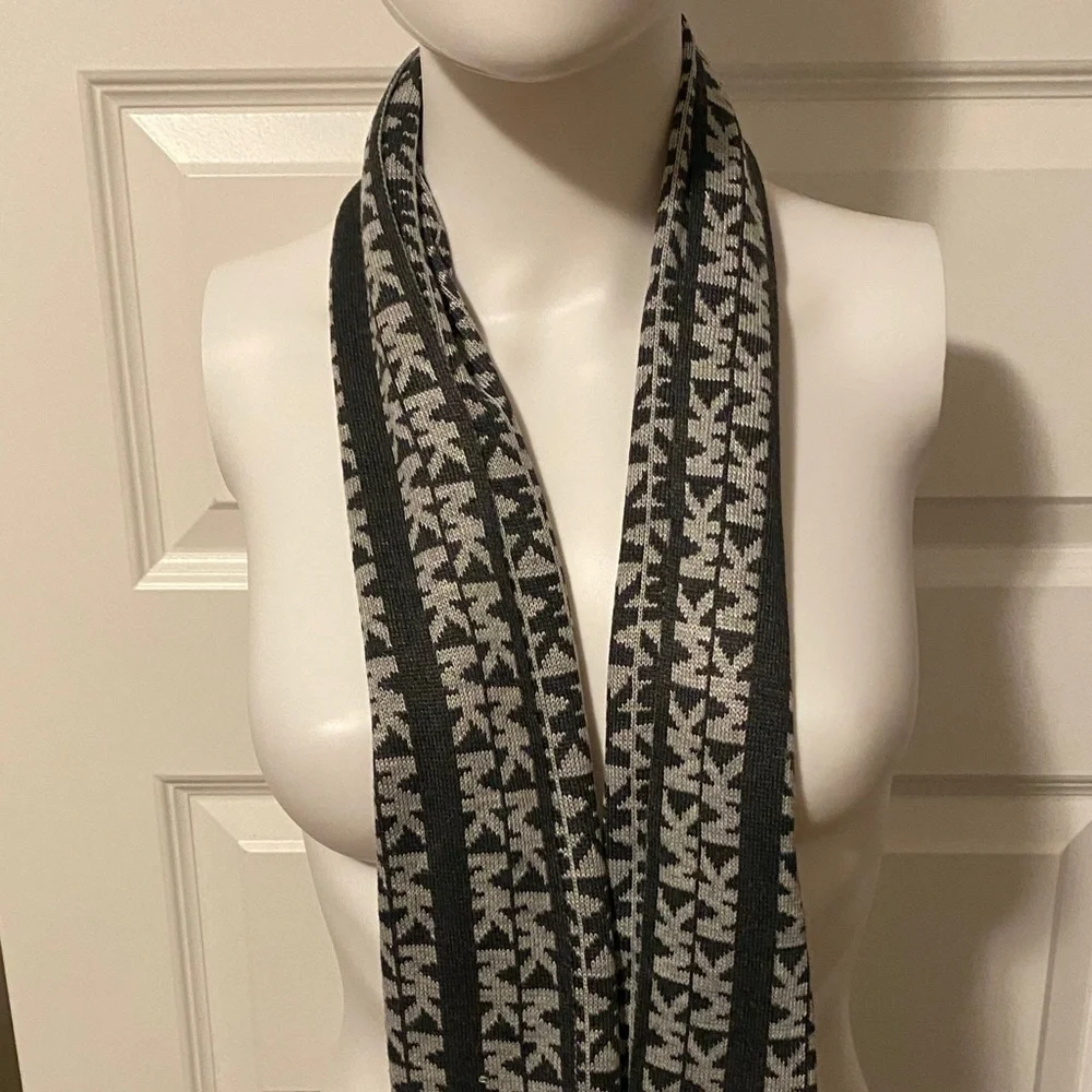 Michael Kors Monogram Black and Cream Scarf - Picture 1 of 4